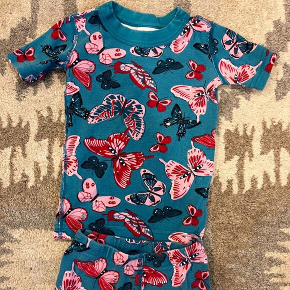 Hanna Andersson short john pajama set.  Great used condition. Size 100cm US 4 - Picture 1 of 3